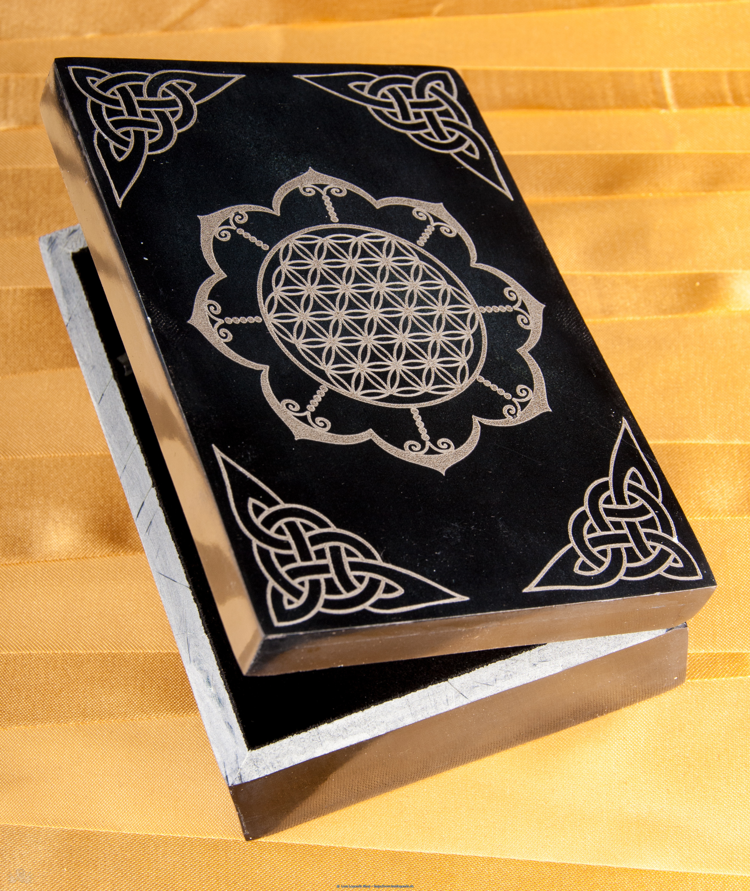 Kartenbox - Blume des Lebens im Lotus Speckstein schwarz