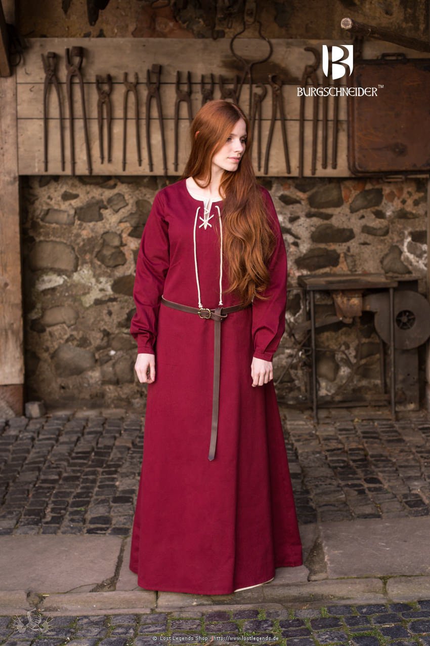 medieval garment cilie, red