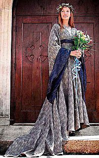 Festliches Mittelalterkleid mit Schleppe, Verleihkost�m