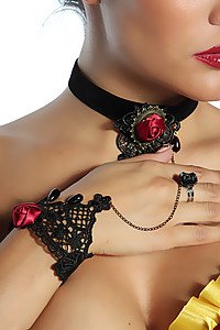 Gothic-Handschmuck schwarz/pink
