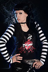 Gothic Shirt mit gestreiftem �rmel