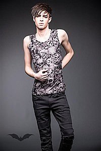 Graues Top mit vielen verschiedenen Totensch�del