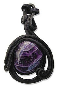 Kunstharz Anh�nger mit Amethyst